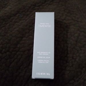 Age Minimize 3D Day Cream